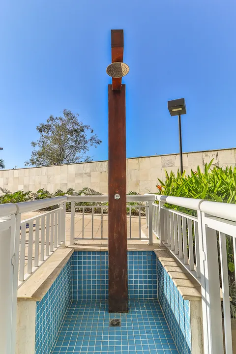 Apartamento 702 no Barra Wave: Ducha da Piscina, foto 43