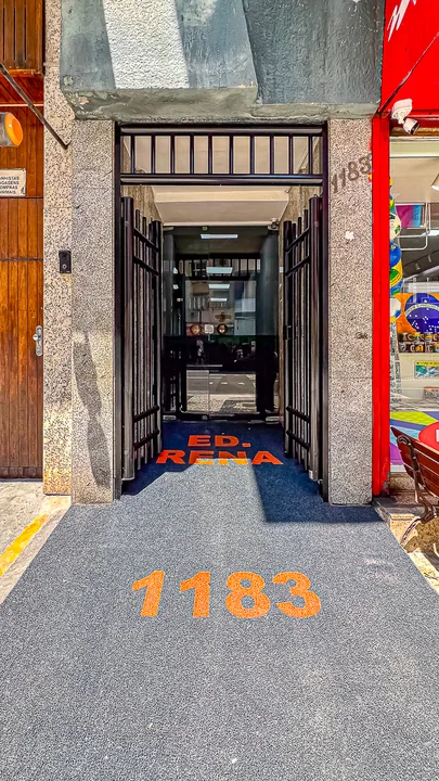 Fachada da portaria no Edifício Rena