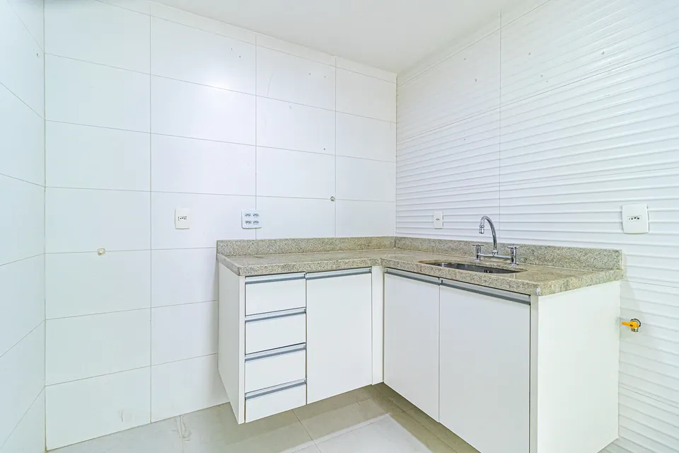 Apartamento 204 no La Fontaine: Cozinha e Área de Serviço, foto 26