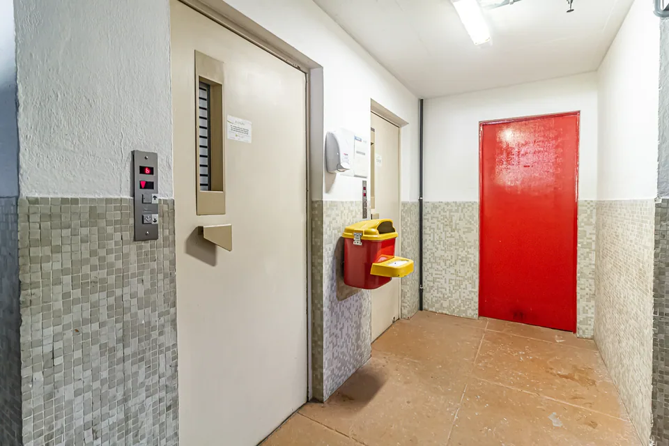Hall dos elevadores da gar no Mirante da Gávea