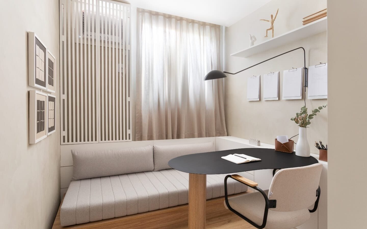 Home office do apartamento decorado