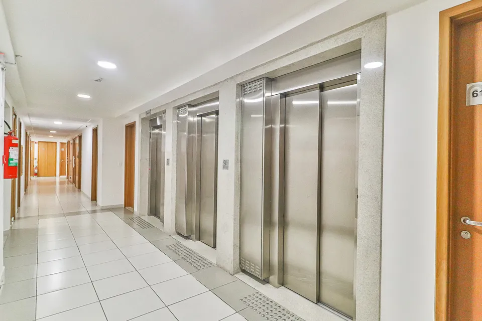 Sala 510 no Passeio Empresarial: Hall dos Elevadores das Salas, foto 6